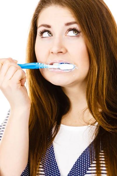 Woman brushing cleaning teeth. — Stock Photo, Image