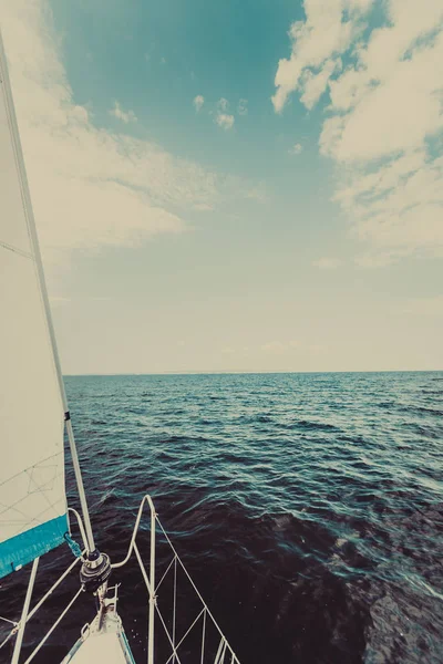 Yachting on sail boat during sunny weather — Stock Photo, Image