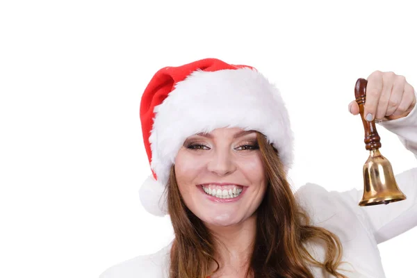 Жінка в капелюсі Санта Клауса дзвонить — стокове фото