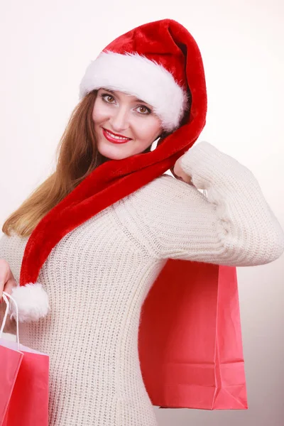 Femme dans santa claus chapeau — Photo