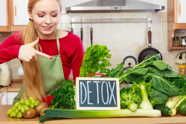 Woman having green diet vegetables, detox sign — Stock Photo, Image