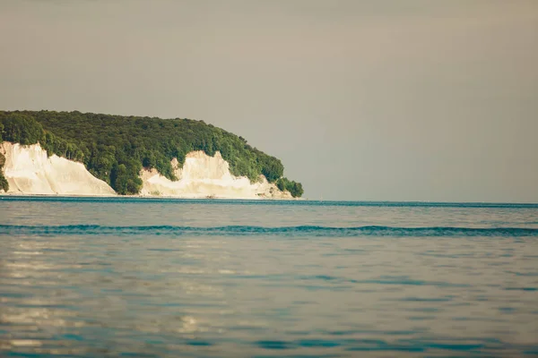 Chalk cliff rocks of Rugen isle at Sassnitz Germany — Stock Photo, Image