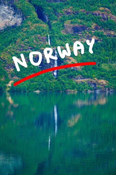 Βουνά και φιόρδ της Νορβηγίας, — Φωτογραφία Αρχείου