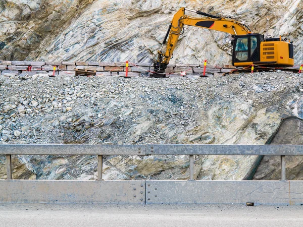 Heavy machine working on construction site, Norway — Stock Photo, Image