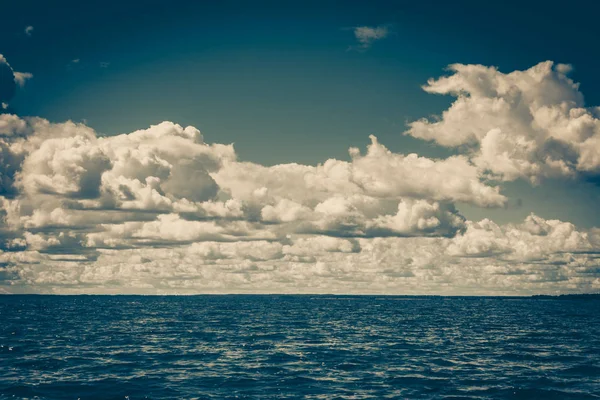 Horizonte do mar de paisagem marinha e céu . — Fotografia de Stock