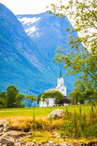 Igreja Oppstryn na Noruega — Fotografia de Stock