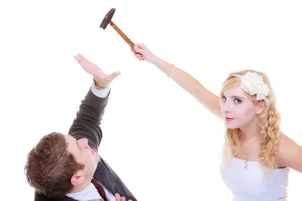 Noivo e noiva tendo briga argumento — Fotografia de Stock