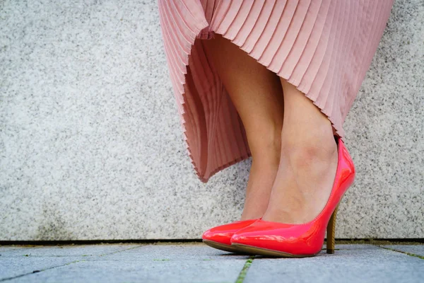 Red high heel classic shoes outdoor — Stock Photo, Image