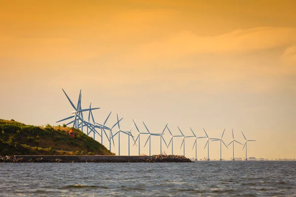 Parco eolico nel Mar Baltico, Danimarca — Foto Stock