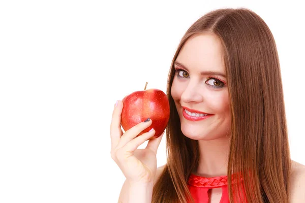 Donna affascinante ragazza trucco colorato tiene mela frutta — Foto Stock