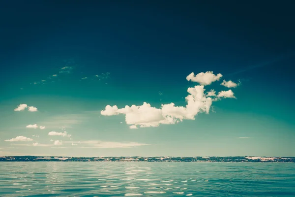 Deniz manzarası deniz horizon ve gökyüzü. — Stok fotoğraf