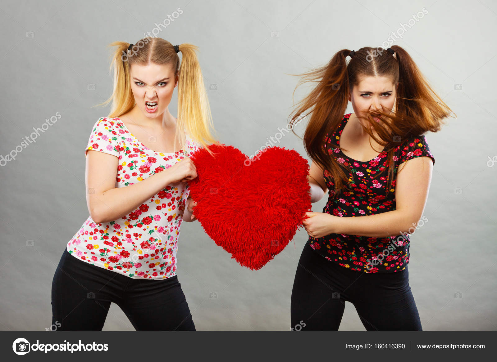 Adolescenti ragazze avendo sesso