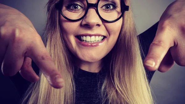 Closeup woman happy face with eyeglasses — Stock Photo, Image