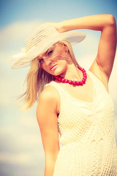 Attractive woman with white dress. — Stock Photo, Image