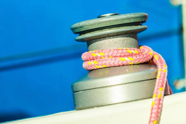 Yacht capstan on sailing boat during cruise — Stock Photo, Image