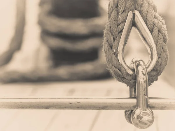 Old fashioned harbor marina sailboat ropes — Stock Photo, Image