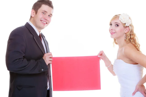 Happy groom and bride posing for marriage photo — Stock Photo, Image