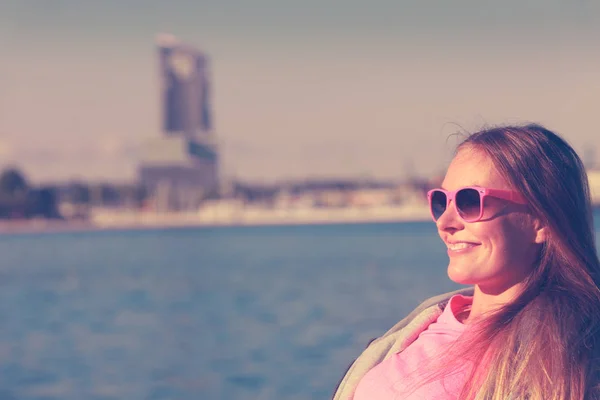 Woman resting relaxing after doing sports outdoors — Stock Photo, Image