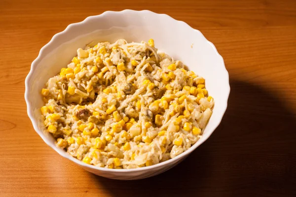Kyckling sallad pasta med majs majs — Stockfoto