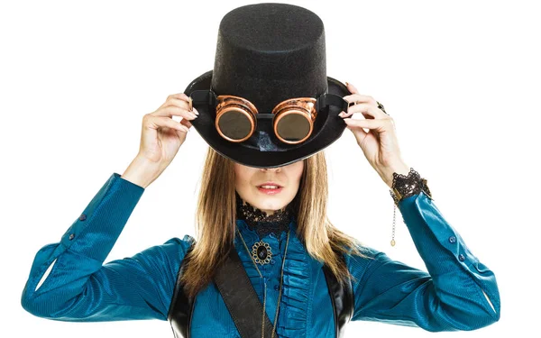 Steampunk meisje met hoed. — Stockfoto