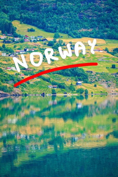 Góry oraz fiord w Norwegii, — Zdjęcie stockowe