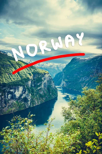 Geirangerfjord Norveç Flydasjuvet bakış açısından görüntüleme — Stok fotoğraf