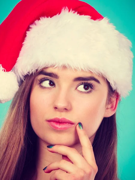 Gelukkige vrouw draagt Santa Claus helper kostuum — Stockfoto