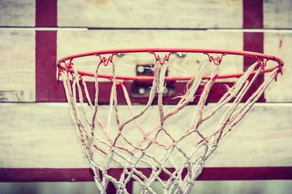 Nahaufnahme alter alter Basketballbretter — Stockfoto