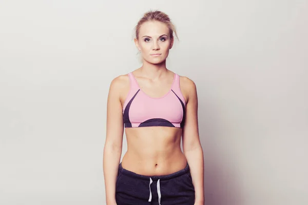 Mujer fitness en forma deportiva —  Fotos de Stock