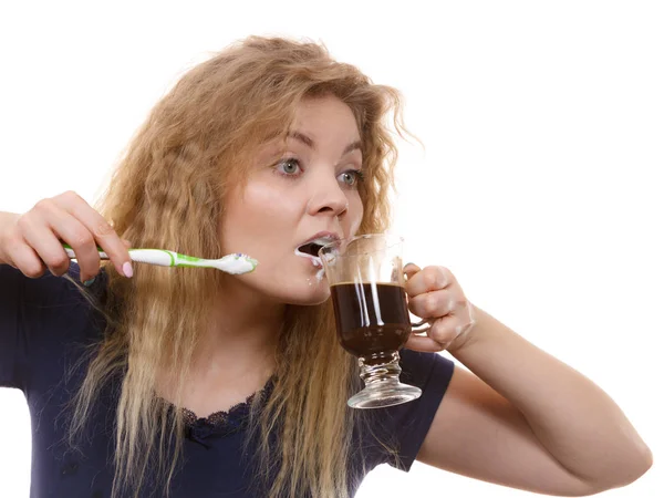 Funny woman being late drinking coffee — Stock Photo, Image