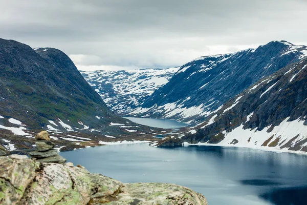 Lago Djupvatnet, Noruega — Fotografia de Stock