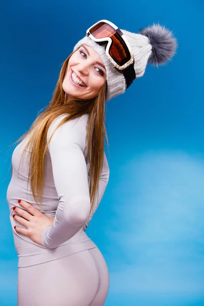 Mujer en ropa interior térmica esquí googles —  Fotos de Stock