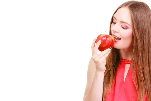 Nő bájos lány színes smink tart alma gyümölcs — Stock Fotó