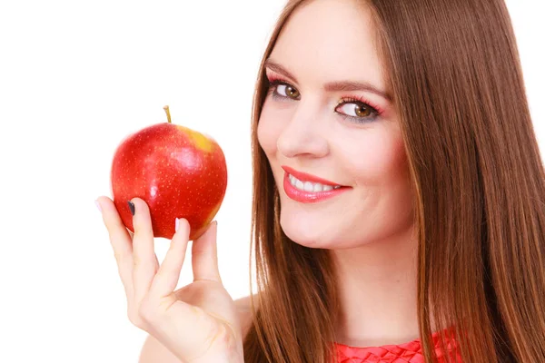 Kvinna charmiga flicka färgglad makeup håller apple frukt — Stockfoto