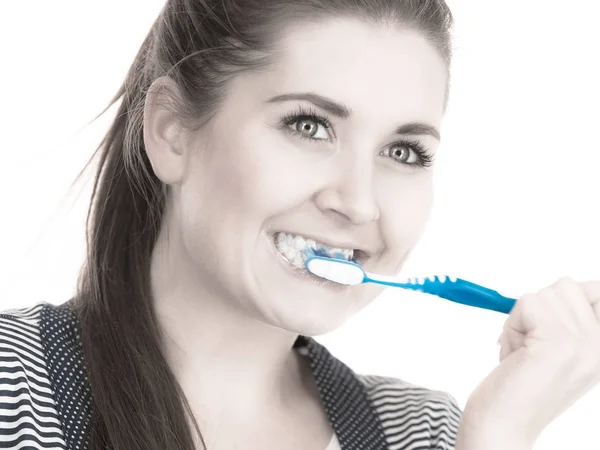 Woman brushing cleaning teeth. — Stock Photo, Image