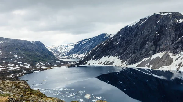 Djupvatnet lake, Norveç — Stok fotoğraf