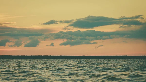Beautiful sunset on the ocean sea — Stock Photo, Image