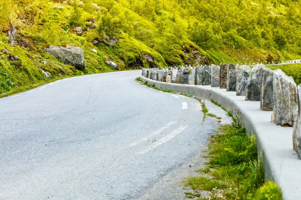 Road landscape in norwegian mountains — Stock Photo, Image