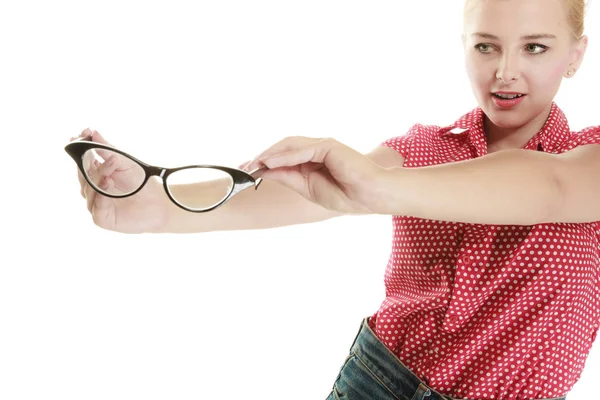 Blond pin up meisje met retro bril — Stockfoto