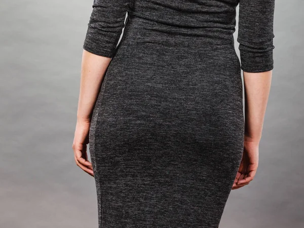 堅く身に着け女性ドレスの背面図 — ストック写真