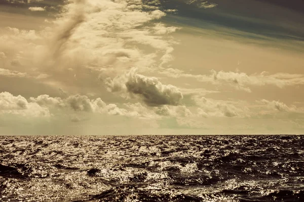 Zeegezicht zee horizon en de hemel. — Stockfoto