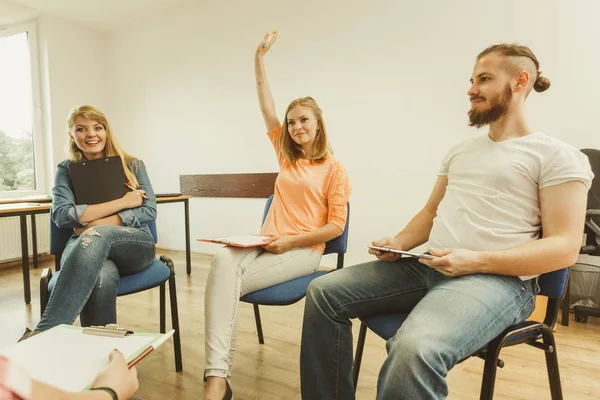 Groupe d'étudiants en réunion — Photo