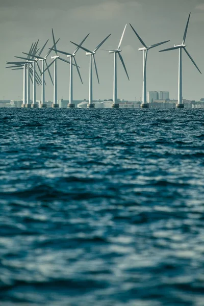 Turbines windpark in de Oostzee, Denemarken — Stockfoto