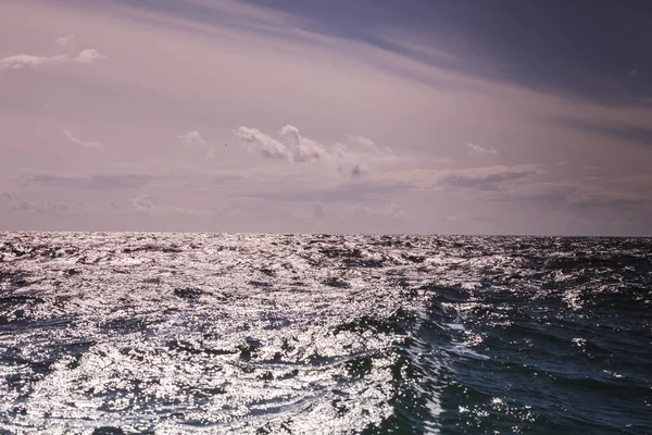 Horizonte do mar de paisagem marinha e céu . — Fotografia de Stock