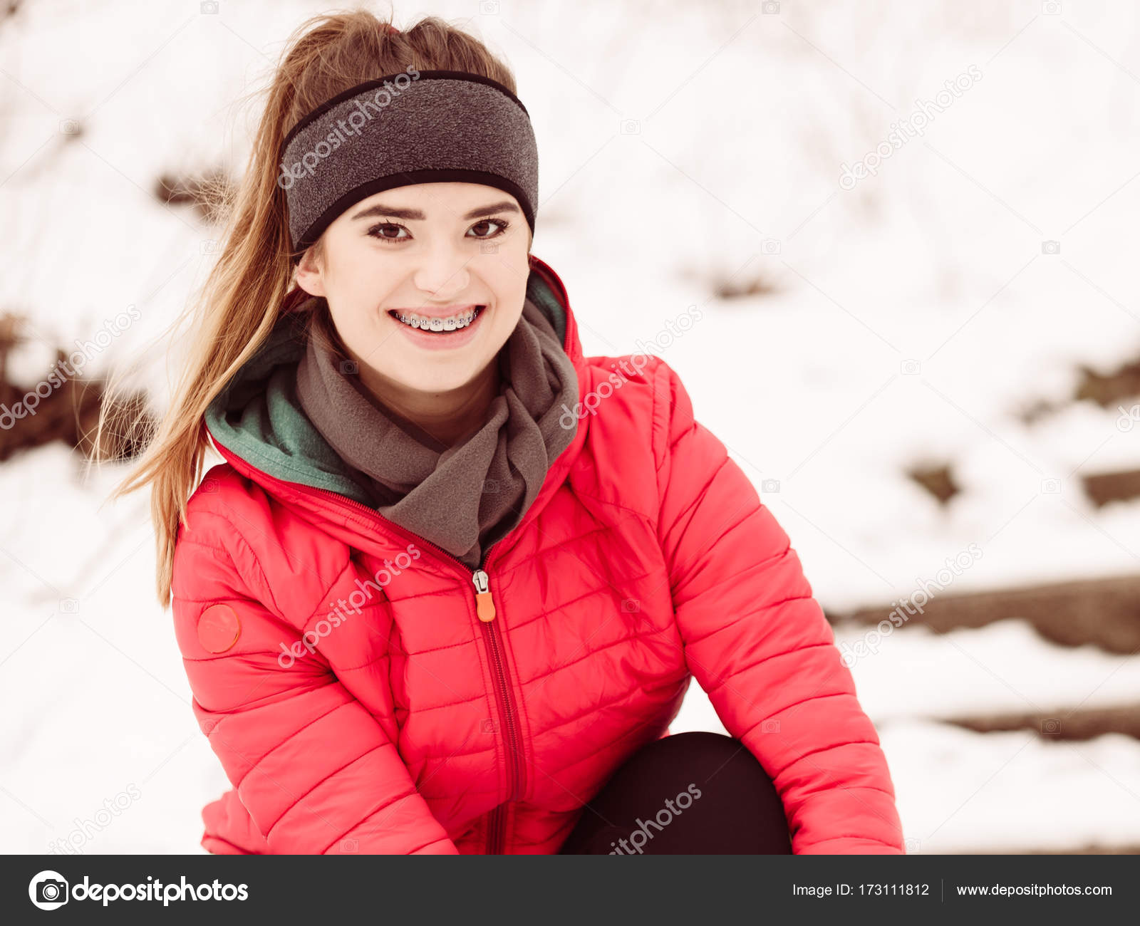 Femme Portant Des Vêtements De Sport Au Cours De Lhiver