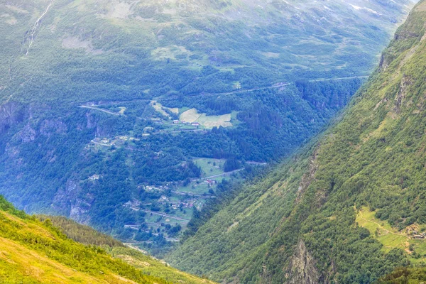 挪威山夏日风景. — 图库照片
