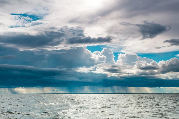 Deniz manzarası deniz horizon ve gökyüzü. — Stok fotoğraf