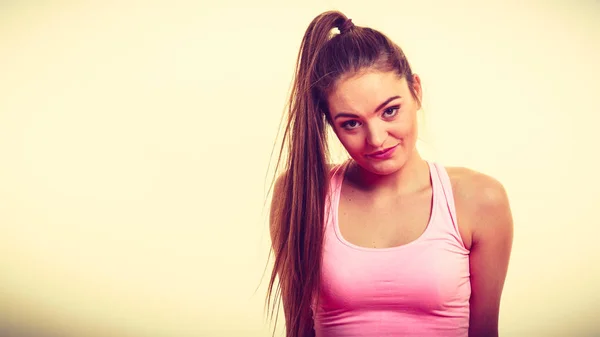 Fitness deportivo mujer feliz después del gimnasio de entrenamiento — Foto de Stock