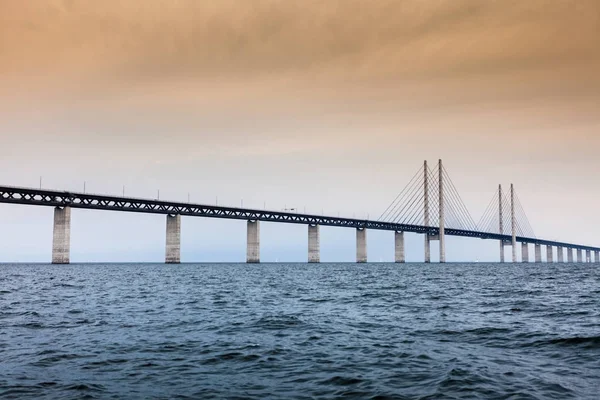 El puente de Oresund entre Dinamarca y Suecia — Foto de Stock