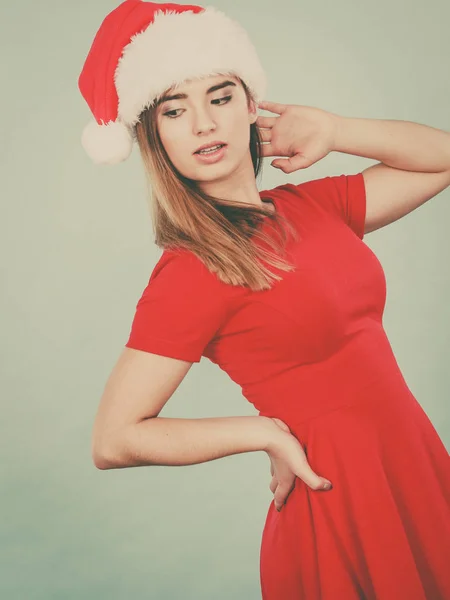 Mulher vestindo traje de Papai Noel ajudante — Fotografia de Stock